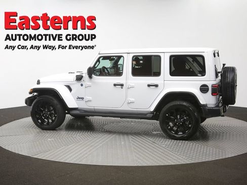 Used 2025 Jeep Wrangler Unlimited Sahara AWD/4WD image 57