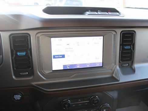 Used 2023 Ford Bronco Outer Banks image 26