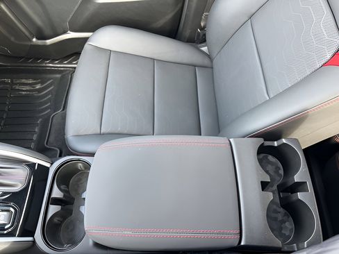 Used 2024 Chevrolet Colorado Z71 w/ Z71 Convenience Package 2 image 19