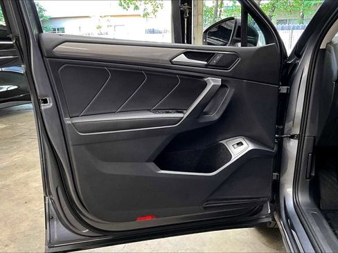 Used 2024 Volkswagen Tiguan SE image 24