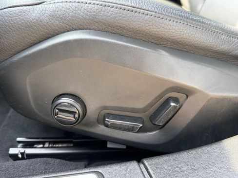 Used 2025 Volvo S60 B5 Plus FWD image 21