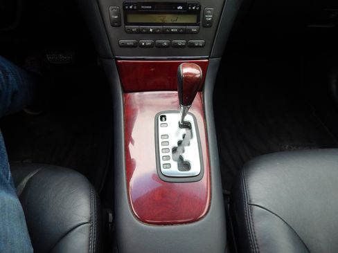 Used 2003 Lexus ES 330 FWD image 23