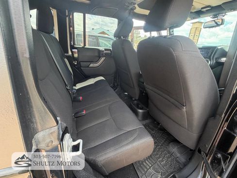 Used 2015 Jeep Wrangler Unlimited Sport w/ Quick Order Package 24S AWD/4WD image 21