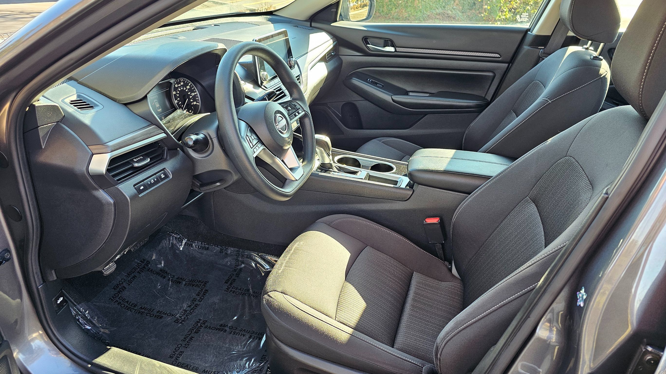 Used 2024 Nissan Altima 2.5 SV FWD image 13