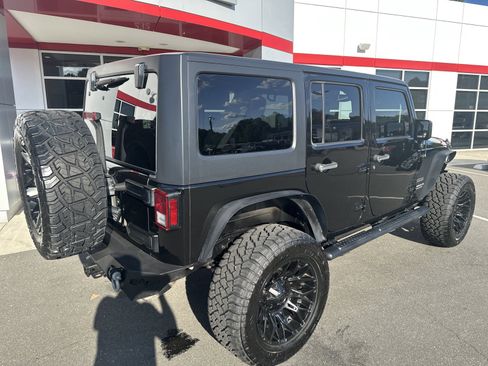 Used 2017 Jeep Wrangler Unlimited Sport w/ Quick Order Package 24S AWD/4WD image 8