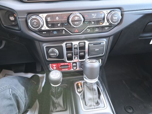 New 2025 Jeep Wrangler Unlimited Rubicon 4xe w/ Safety Group image 16