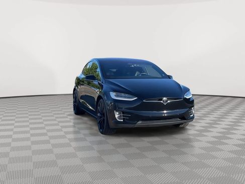 Used 2020 Tesla Model X Long Range AWD/4WD image 3