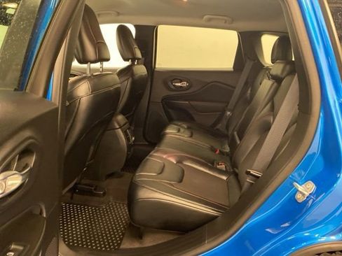 Used 2022 Jeep Cherokee Trailhawk image 21