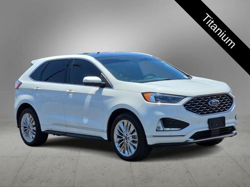 Used 2020 Ford Edge Titanium w/ Equipment Group 301A AWD/4WD image 3