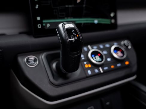 Used 2023 Land Rover Defender 130 SE image 52