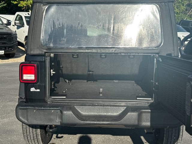 Used 2023 Jeep Wrangler Unlimited Sport AWD/4WD image 10