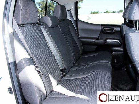 Used 2022 Toyota Tacoma SR5 RWD image 33
