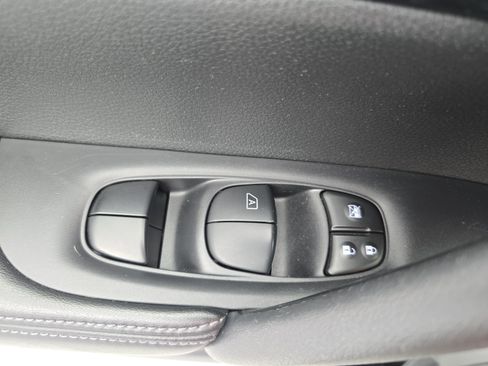 Used 2019 Nissan Rogue SL w/ Premium Package AWD/4WD image 28