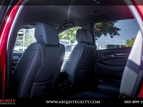 Used 2023 Buick Enclave Essence image 27