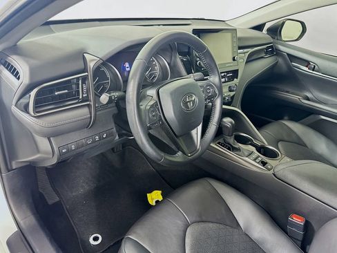 Used 2021 Toyota Camry XSE w/ Cold Weather Package image 9