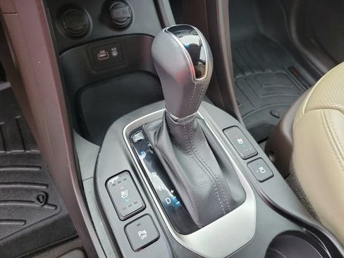 Used 2017 Hyundai Santa Fe Sport FWD image 32