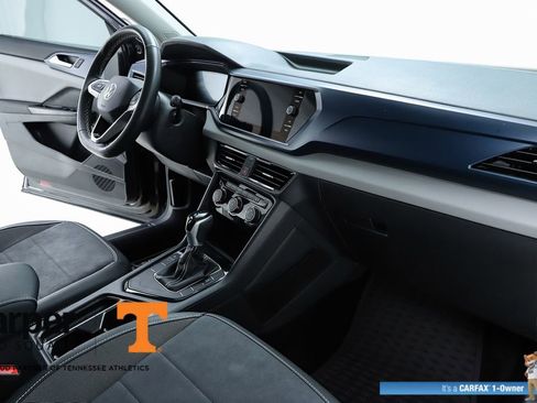 Used 2023 Volkswagen Taos SE w/ Panoramic Sunroof Package image 70