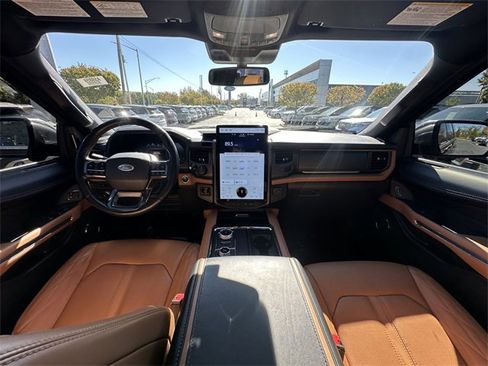 Certified 2022 Ford Expedition Max Platinum image 3