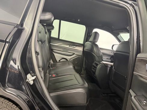 Certified 2024 Jeep Grand Cherokee Limited AWD/4WD image 28
