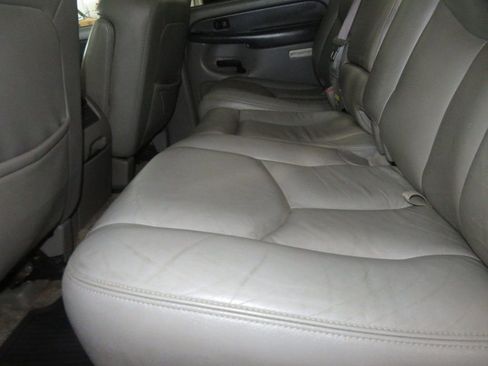 Used 2003 Chevrolet Suburban Z71 AWD/4WD image 25