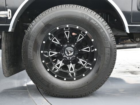 Used 2024 GMC Sierra 3500 SLT w/ SLT Convenience Package image 17