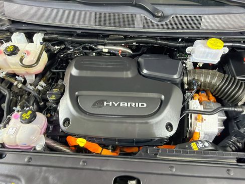 Used 2023 Chrysler Pacifica Touring-L FWD image 35