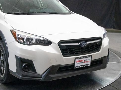 Used 2019 Subaru Crosstrek 2.0i w/ Eyesight System image 3