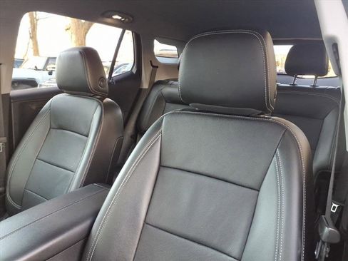 Certified 2022 GMC Terrain SLT image 13