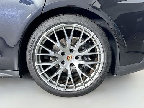Used 2024 Porsche Panamera 4 image 34