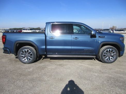 New 2026 GMC Sierra 1500 Denali w/ Denali Reserve Package image 3