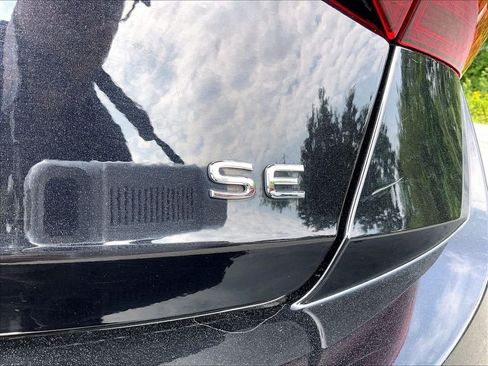 Used 2024 Volkswagen Jetta SE FWD image 25