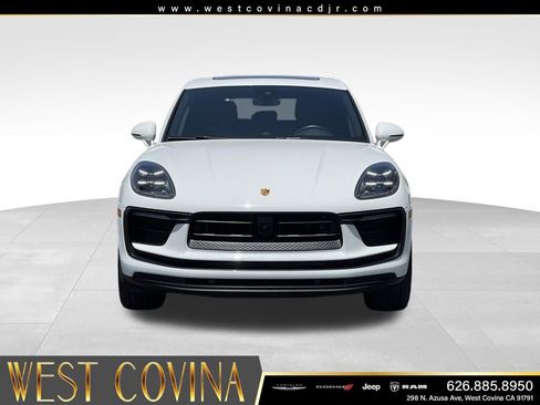 Used 2023 Porsche Macan AWD/4WD image 2