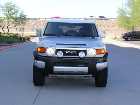 Used 2007 Toyota FJ Cruiser 4WD image 2