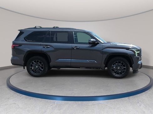 Used 2026 Toyota Sequoia Platinum AWD/4WD image 4