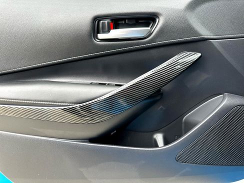 Used 2019 Toyota Corolla XSE image 15