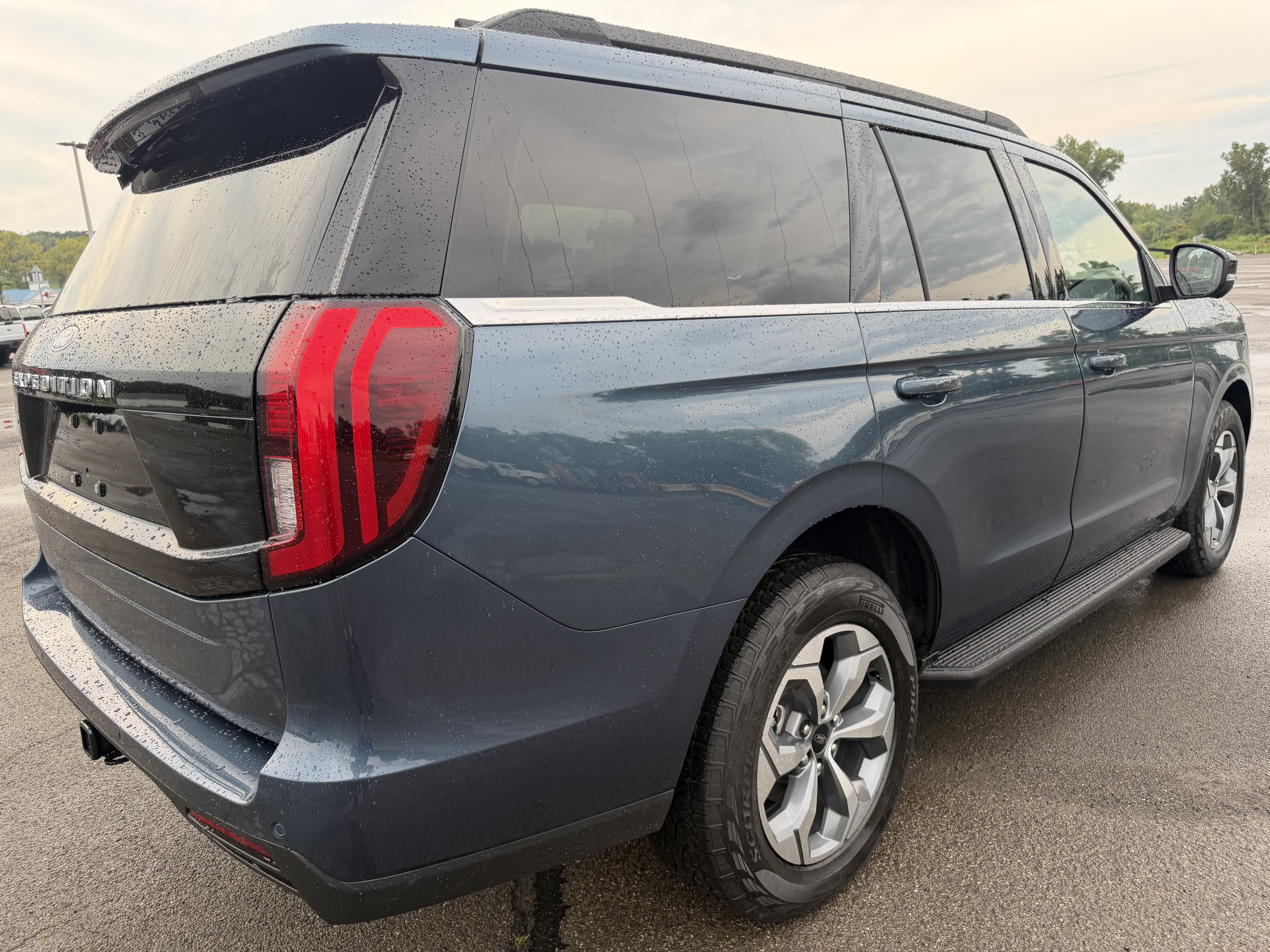 New 2027 Ford Expedition Active AWD/4WD image 2