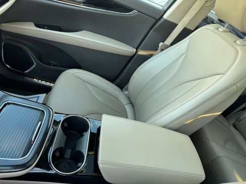 Used 2021 Lincoln Nautilus Reserve image 17