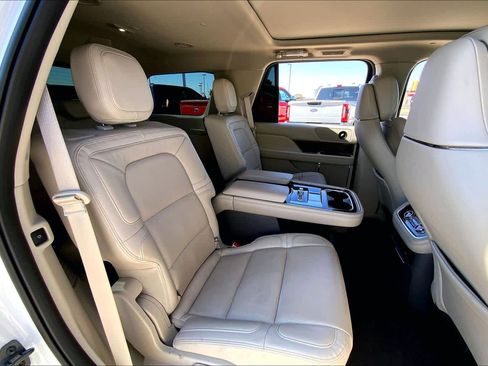 Used 2021 Lincoln Navigator Reserve AWD/4WD image 20