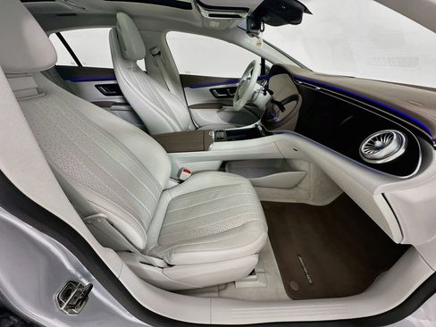 Used 2023 Mercedes-Benz EQS 580 4MATIC Sedan image 31