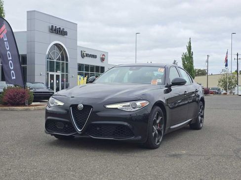 Used 2020 Alfa Romeo Giulia Ti Sport w/ Quick Order Package 22S Sport AWD/4WD image 1