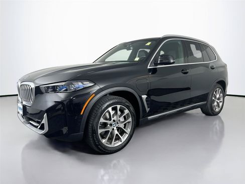 Used 2026 BMW X5 xDrive50e AWD/4WD image 2