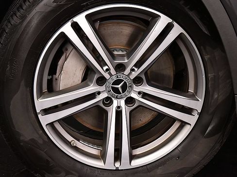 Used 2020 Mercedes-Benz GLC 300 4MATIC image 9
