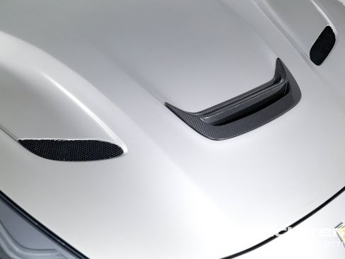 Used 2016 Ferrari F12 Berlinetta RWD image 32