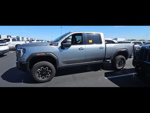 Used 2024 GMC Sierra 2500 AT4X AWD/4WD image 4