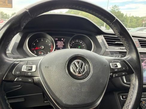 Used 2019 Volkswagen Tiguan SE AWD/4WD image 31