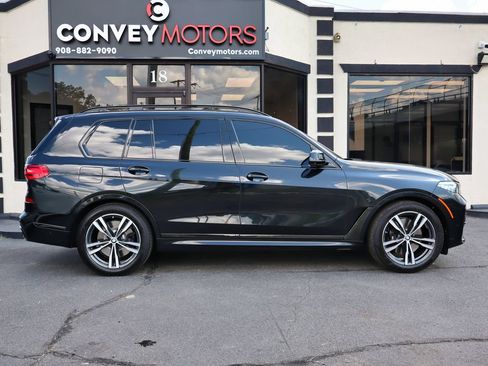 Used 2021 BMW X7 M50i w/ Dynamic Handling Package AWD/4WD image 9