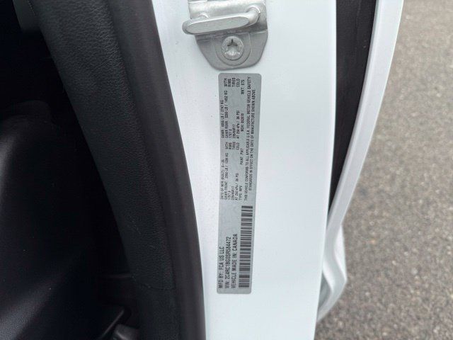 Used 2025 Chrysler Pacifica Select FWD image 25
