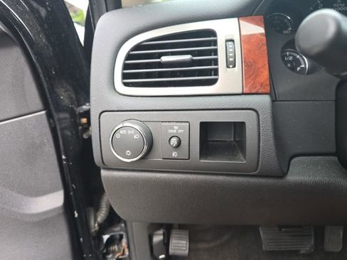 Used 2013 Chevrolet Avalanche LS RWD image 14