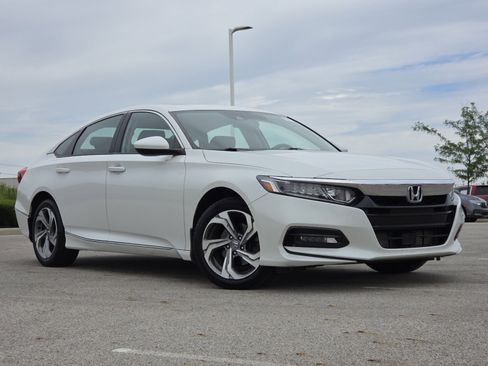 Used 2019 Honda Accord EX image 2
