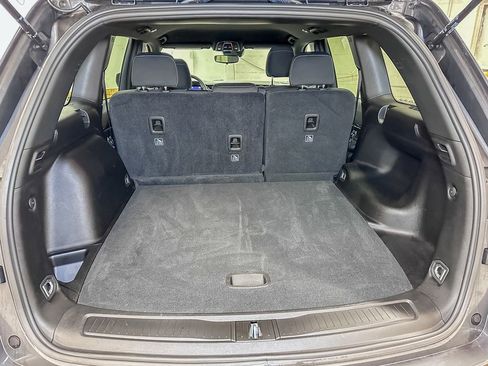 Certified 2024 Jeep Grand Cherokee Laredo w/ Trailer Tow Package image 19